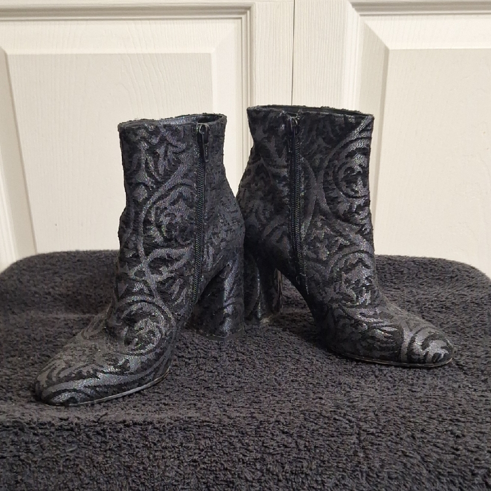 Linea Azzurra Italy Black Patterned Textured Floral Ankle Booties-36 (6)